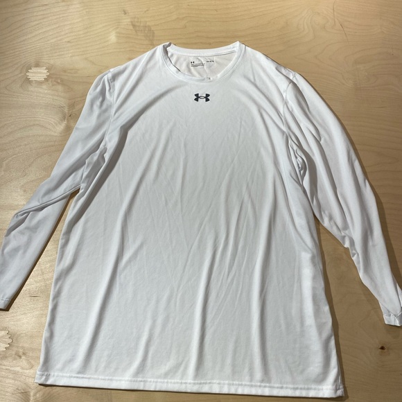 Under Armour Long Sleeve Tee Large (CA) - Picture 6 of 12